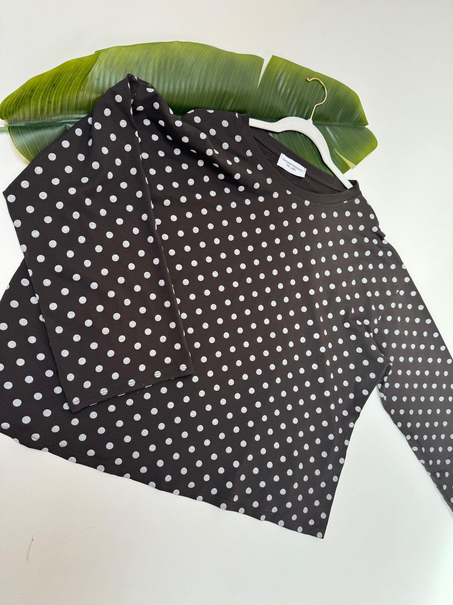 Longsleeve DOTS mit leicht ausgestelltem Ärmel chocolate