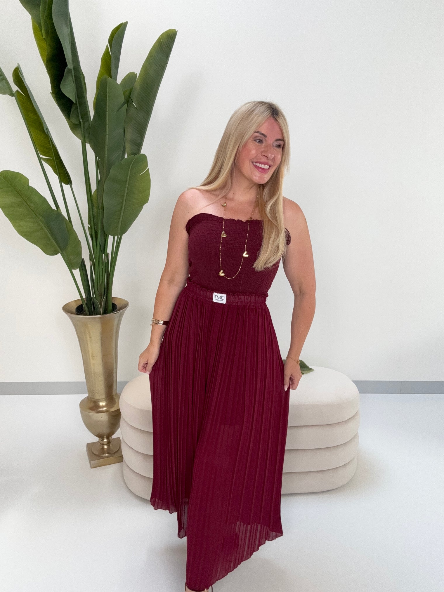 Signature Plisseehose burgundy mit Patch