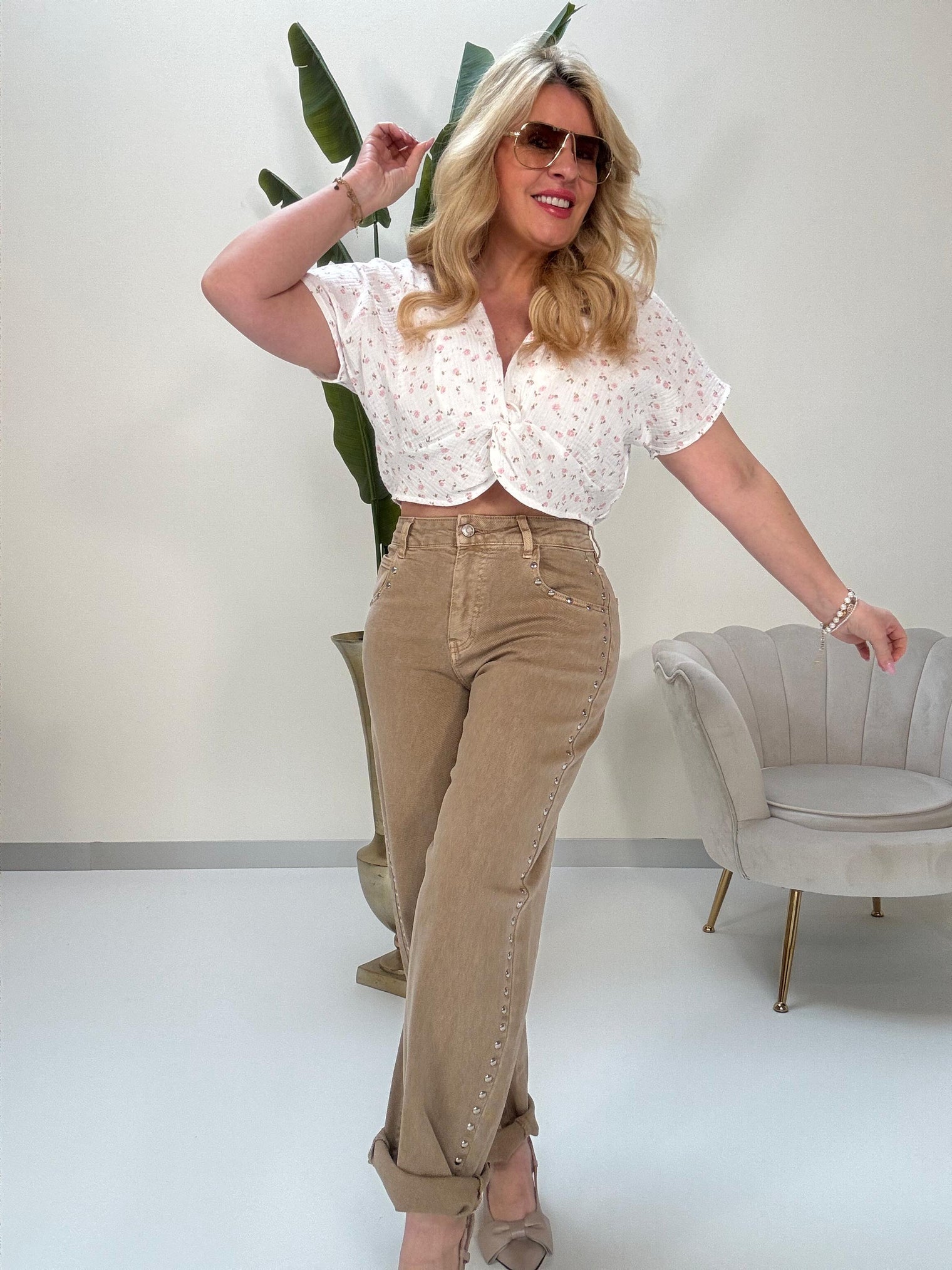 Stretch Barrel Jeans GLOW STUD mit Nieten