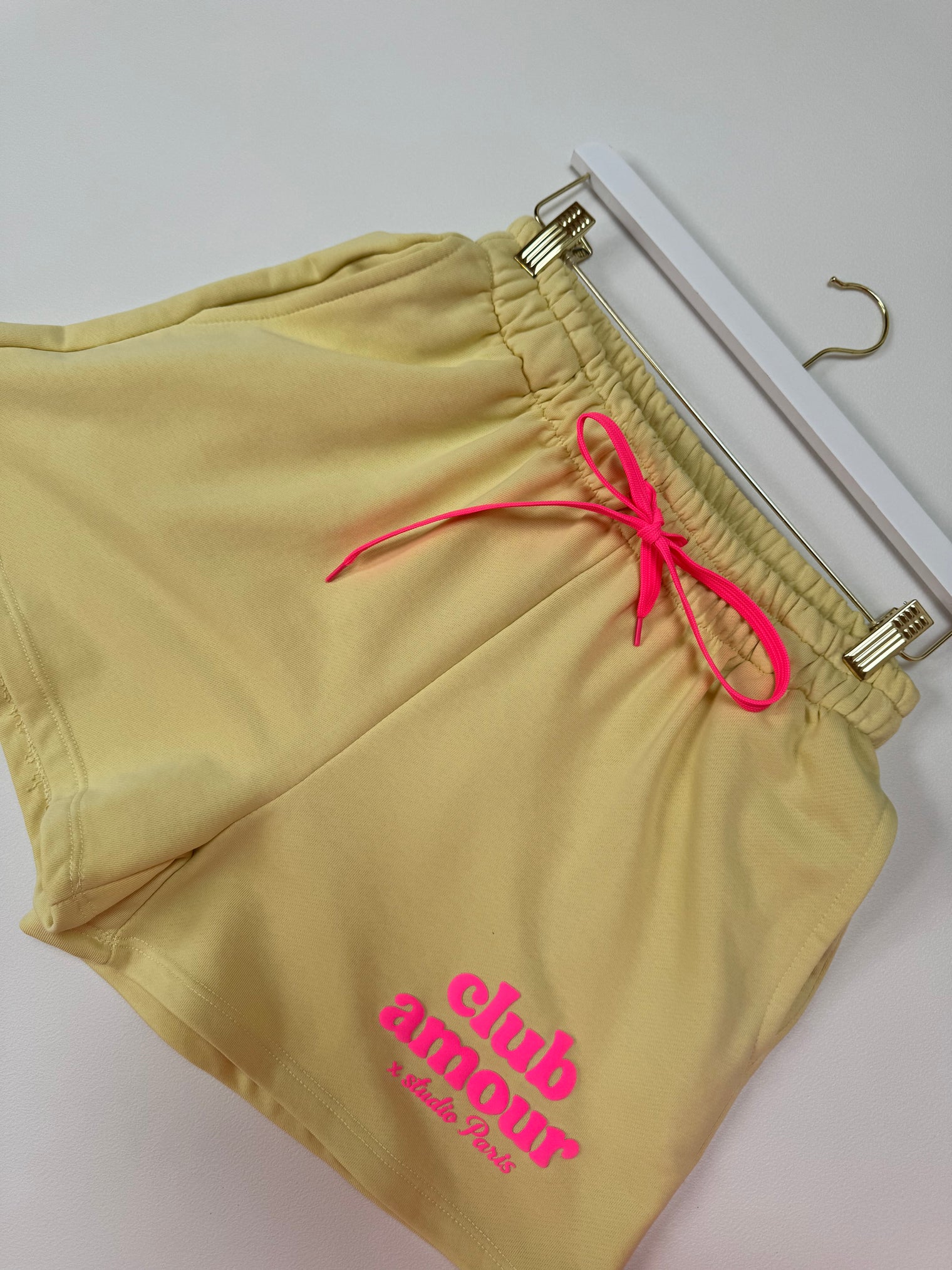 Shorts CLUB AMOUR buttermilk lemon