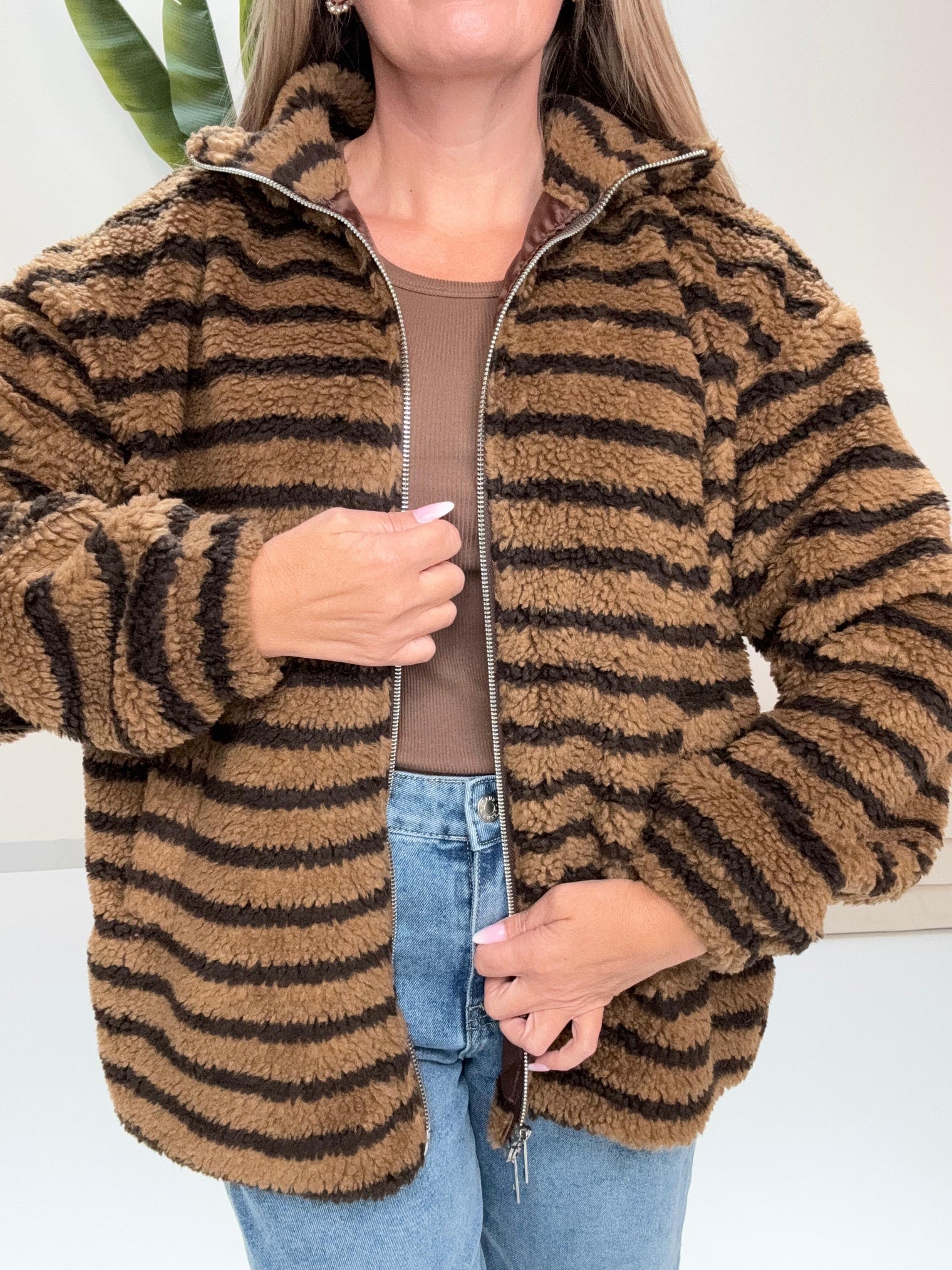 Teddy Jacke mit Reißverschluss toffee/dark chocolate gestreift