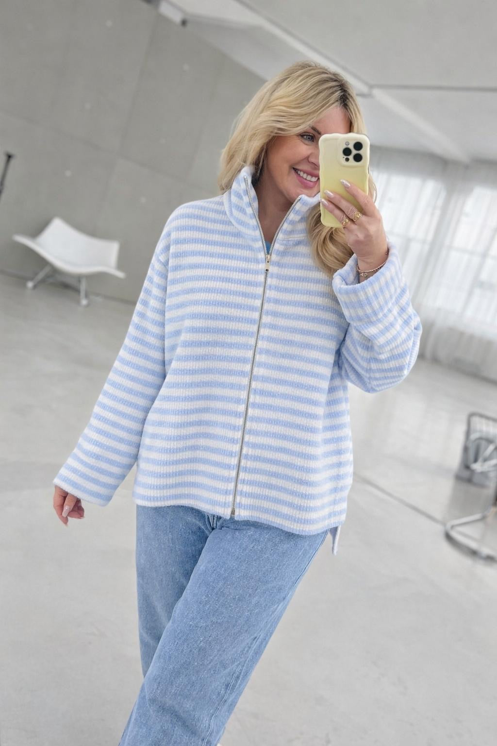 Zipper Strickjacke weißxblau COZY KINDNESS