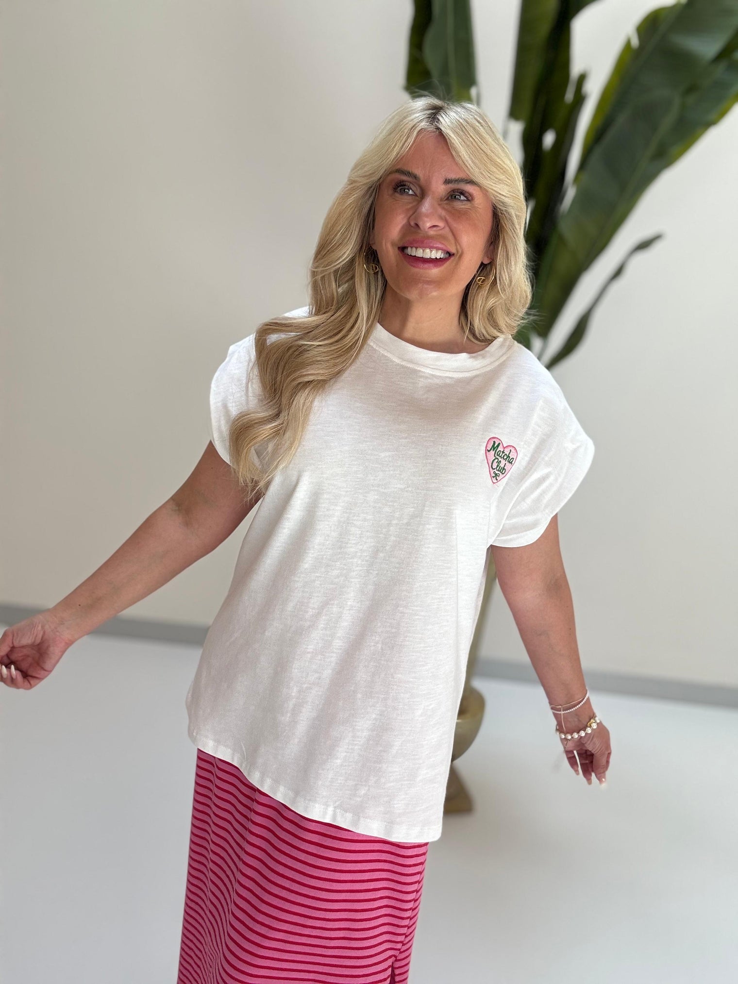 Statement Shirt weiß MATCHA CLUB mit gesticktem Herz