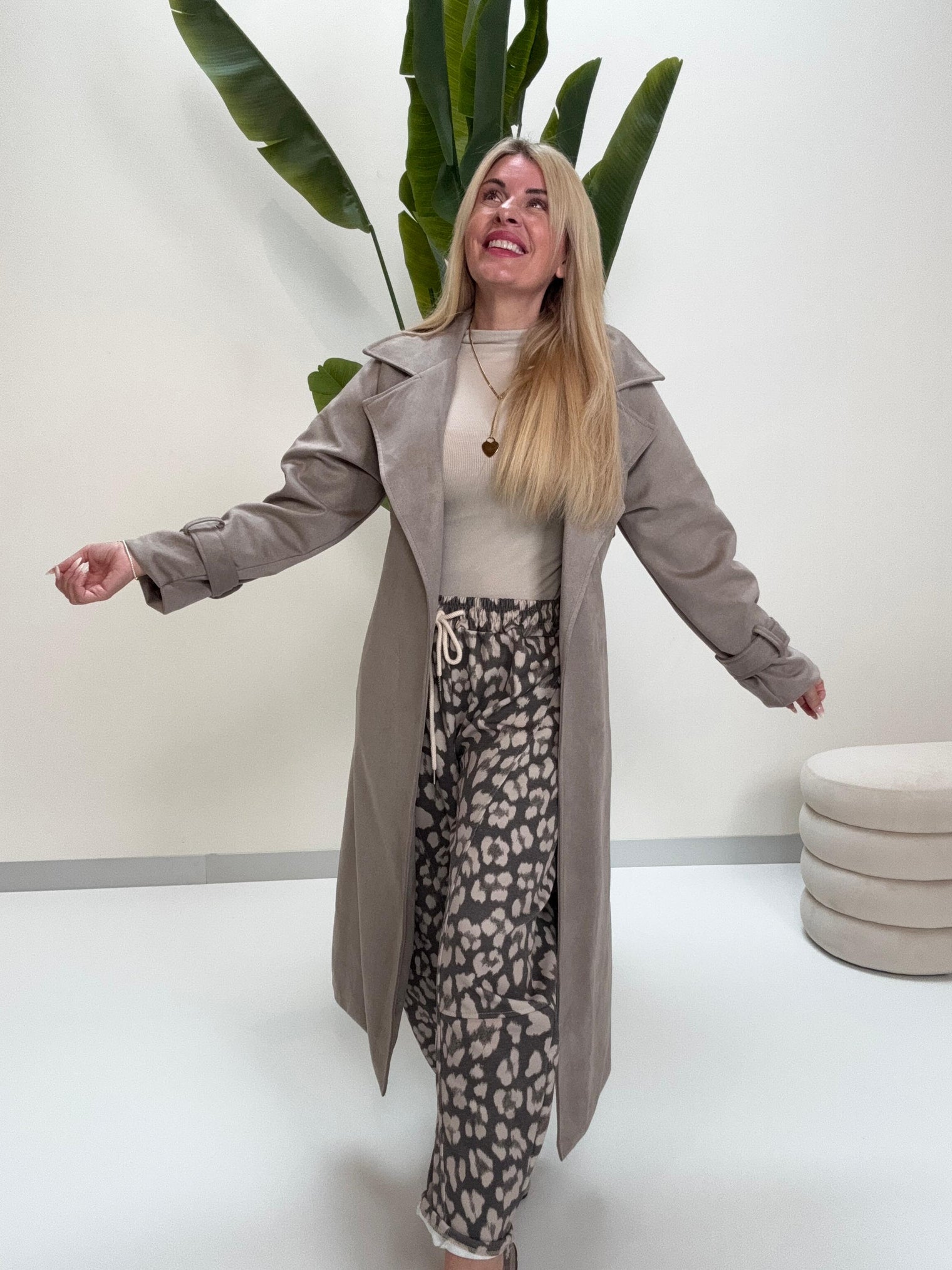 Velours Trenchcoat COZY KISS mit LEO Innenfutter storm grey