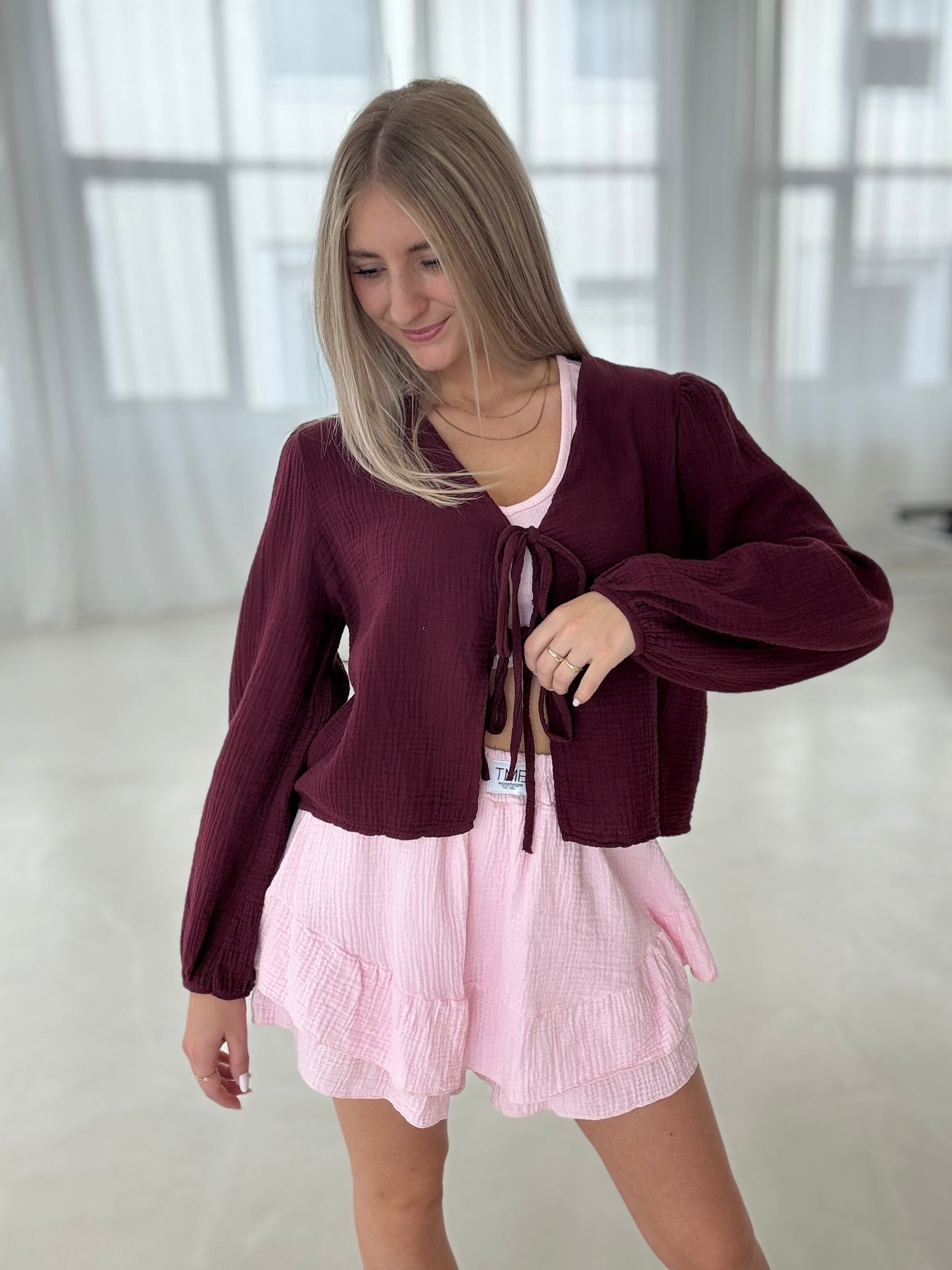 Signature Musselin Bluse BURGUNDY mit Schleifchen Cropped
