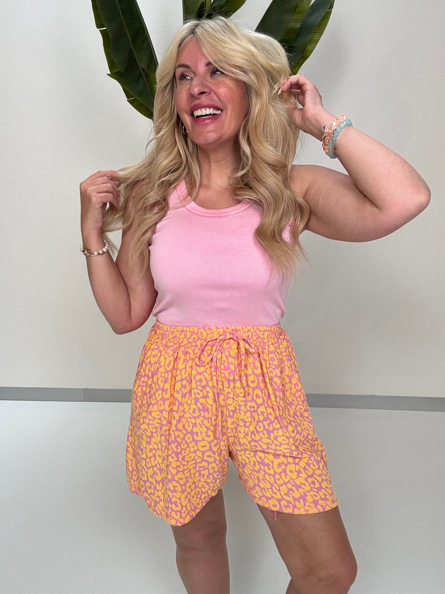 Musselin Shorts rosa LEO LOVER gelb
