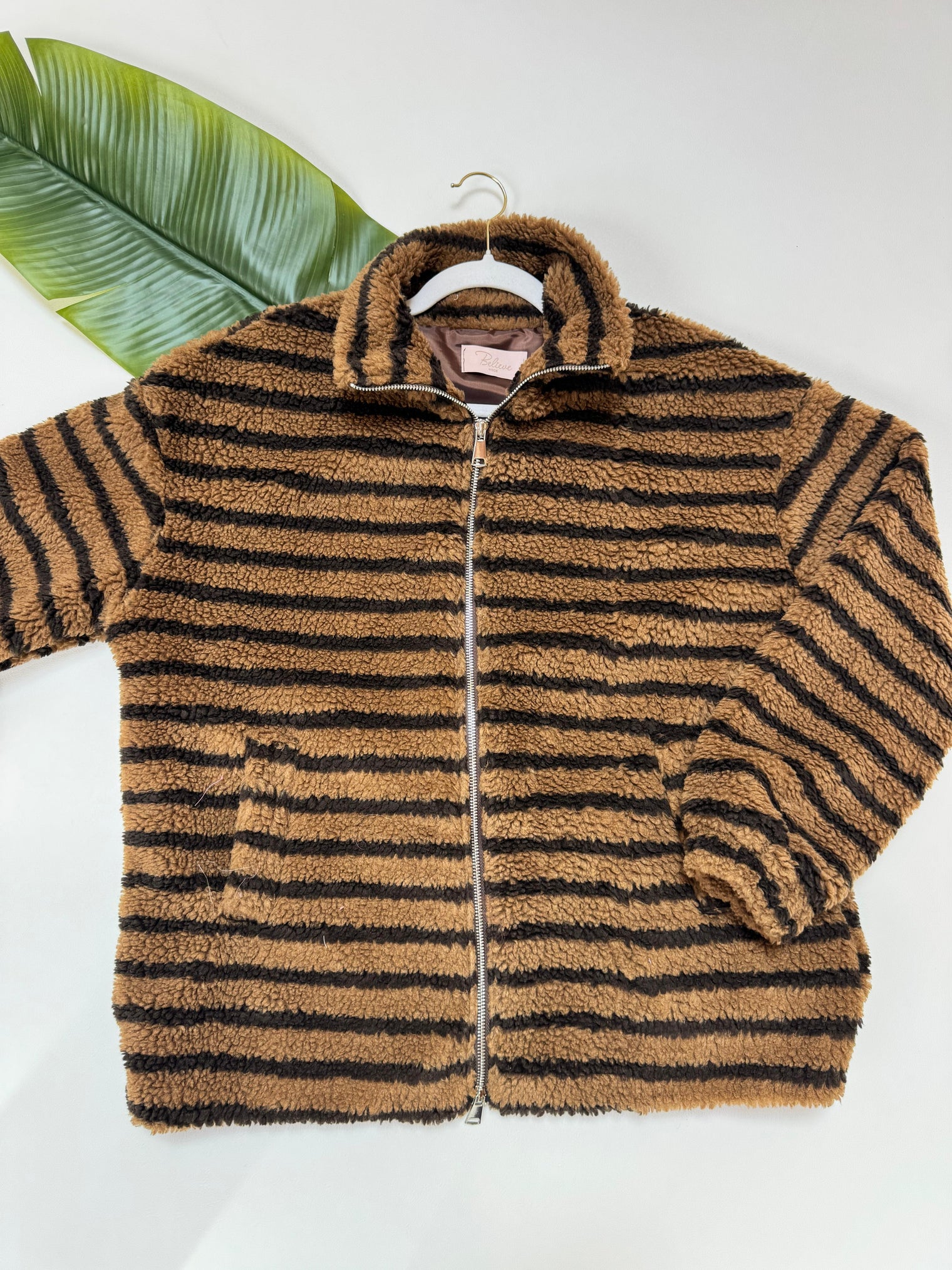 Teddy Jacke mit Reißverschluss toffee/dark chocolate gestreift