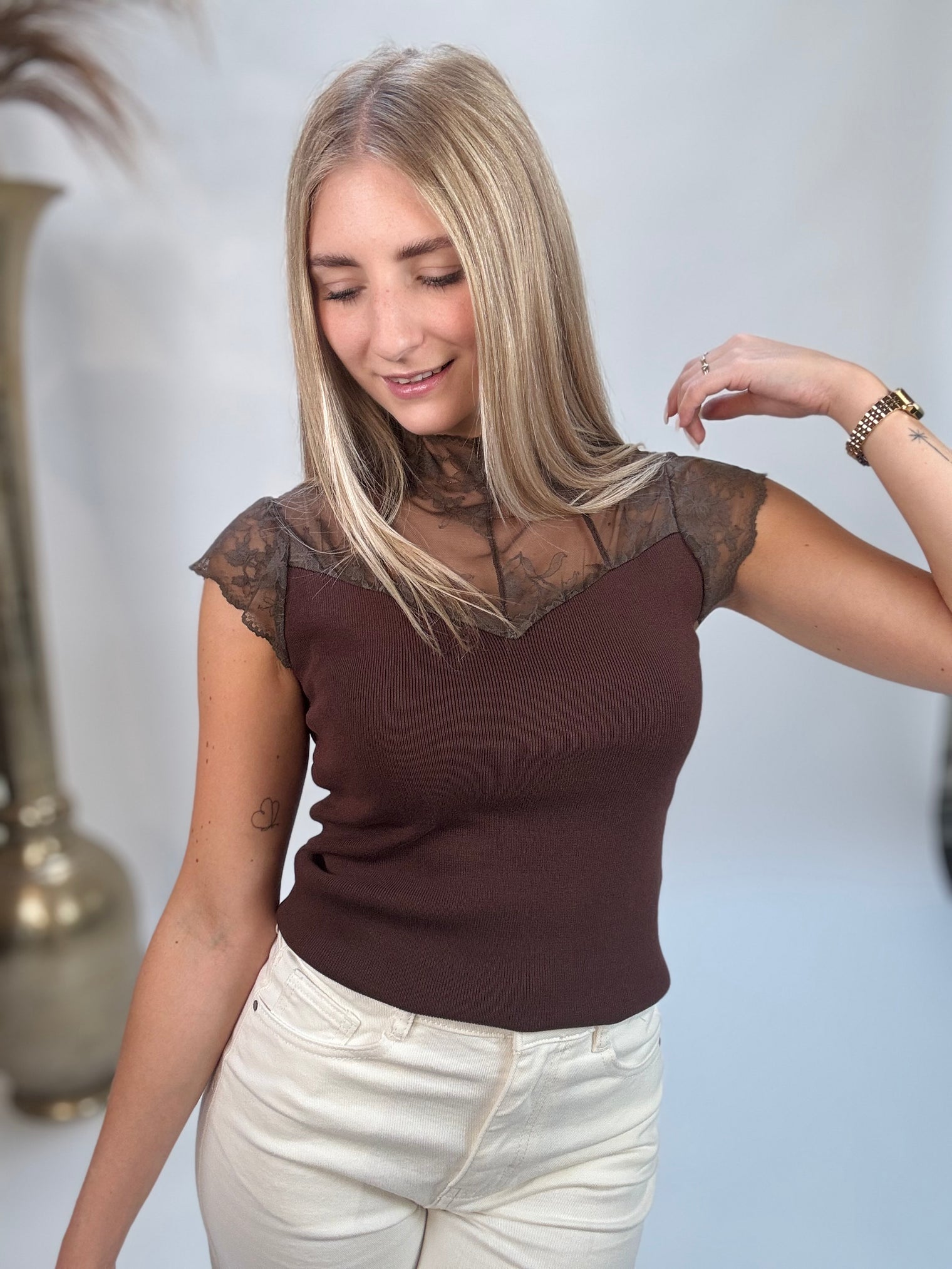 Top LACE ELEGANCE mocha mousse