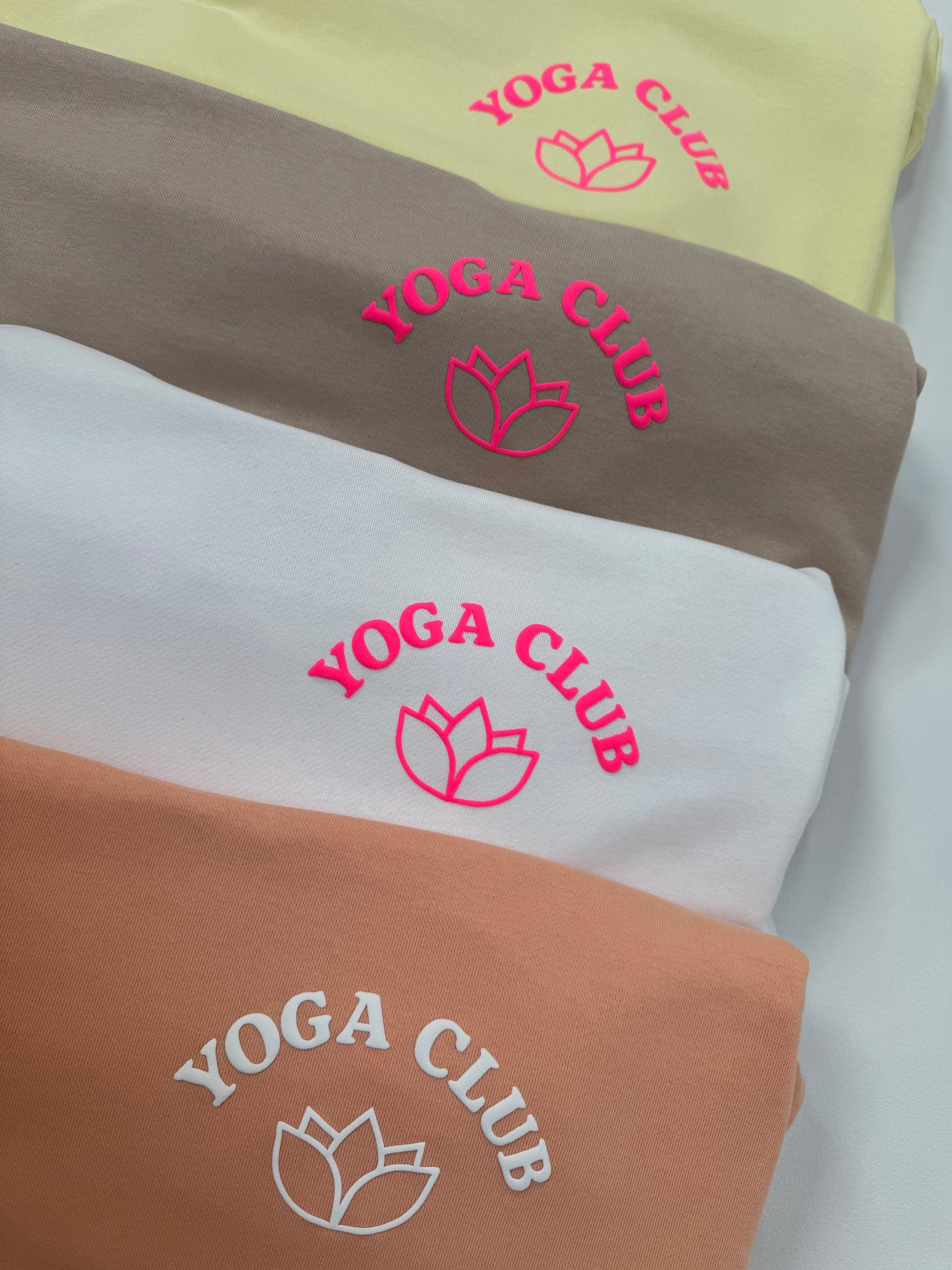 Premium Sweater YOGA CLUB mit Rückenprint