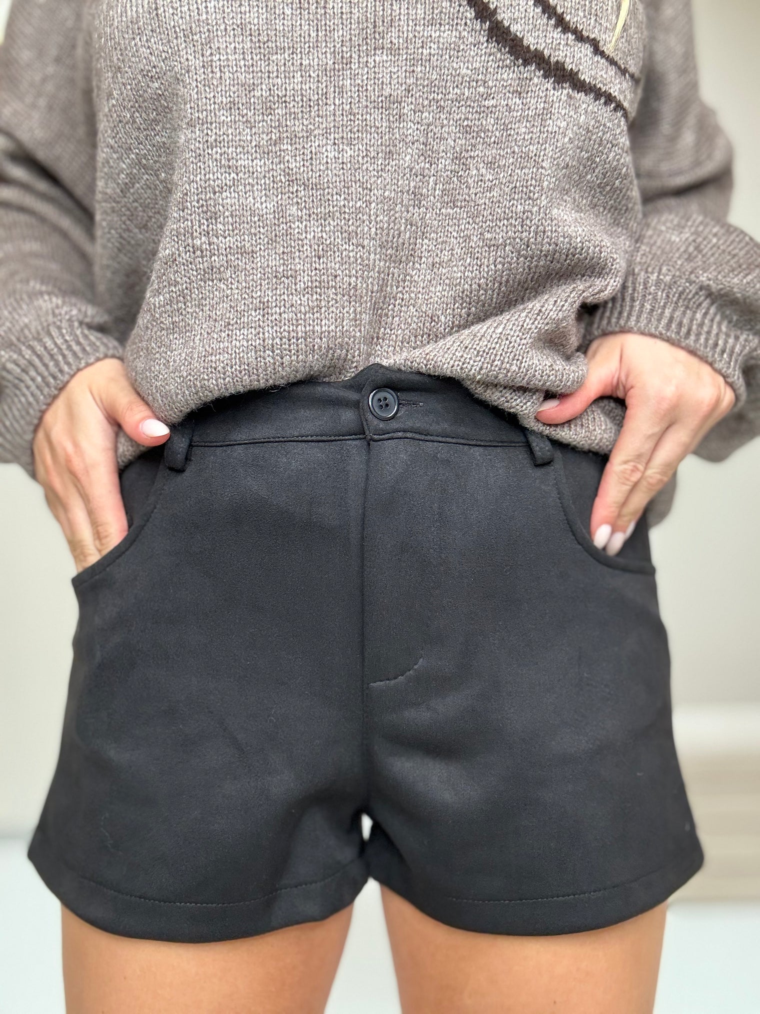 Velours Shorts mit elastischem Bund schwarz