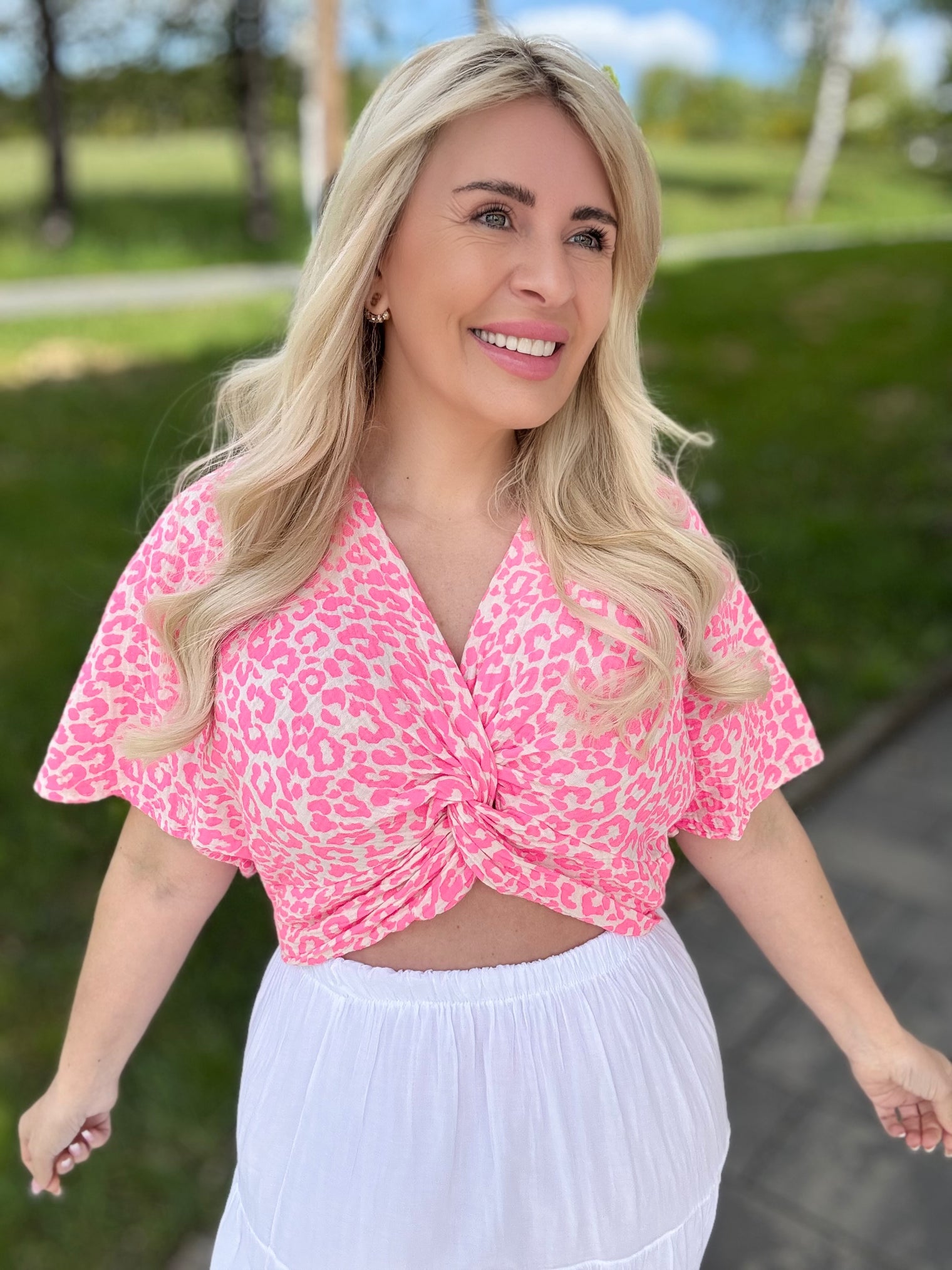 Cropped Bluse weiß LEO LOVER pink