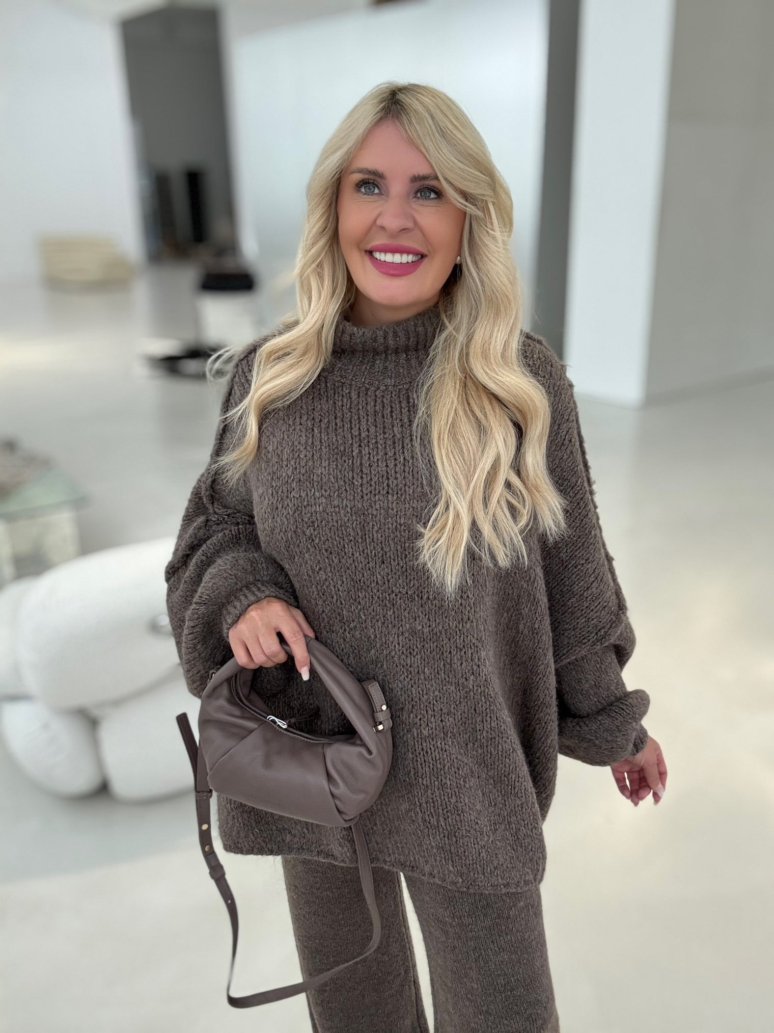 Kuschelweicher OVERSIZE Strickpullover coffee