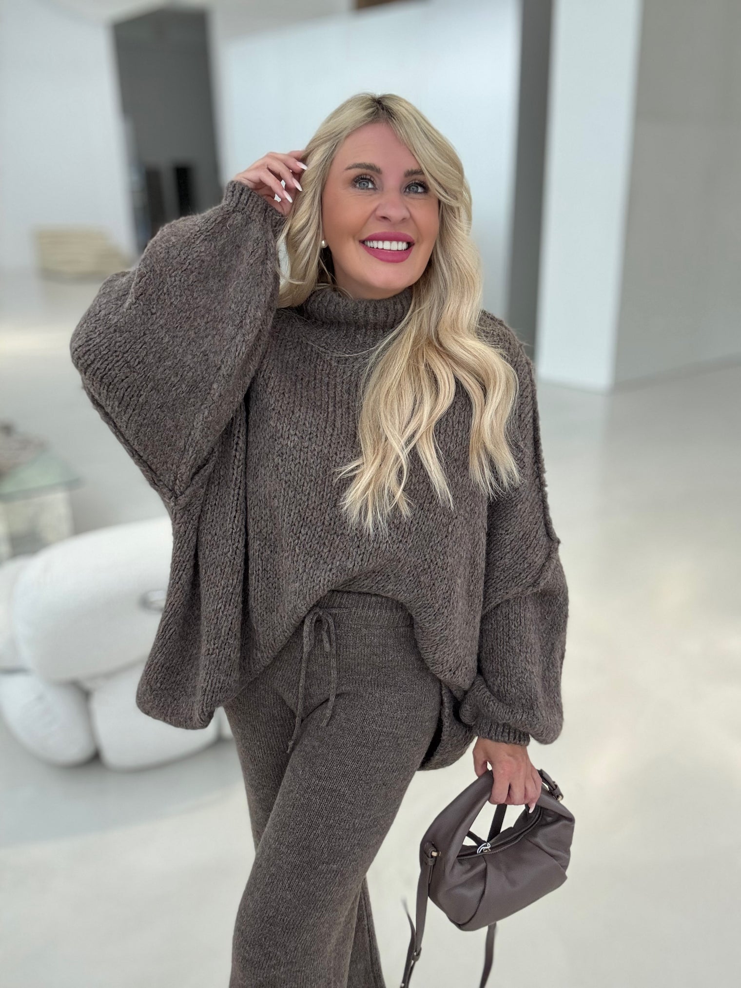 Kuschelweicher OVERSIZE Strickpullover coffee