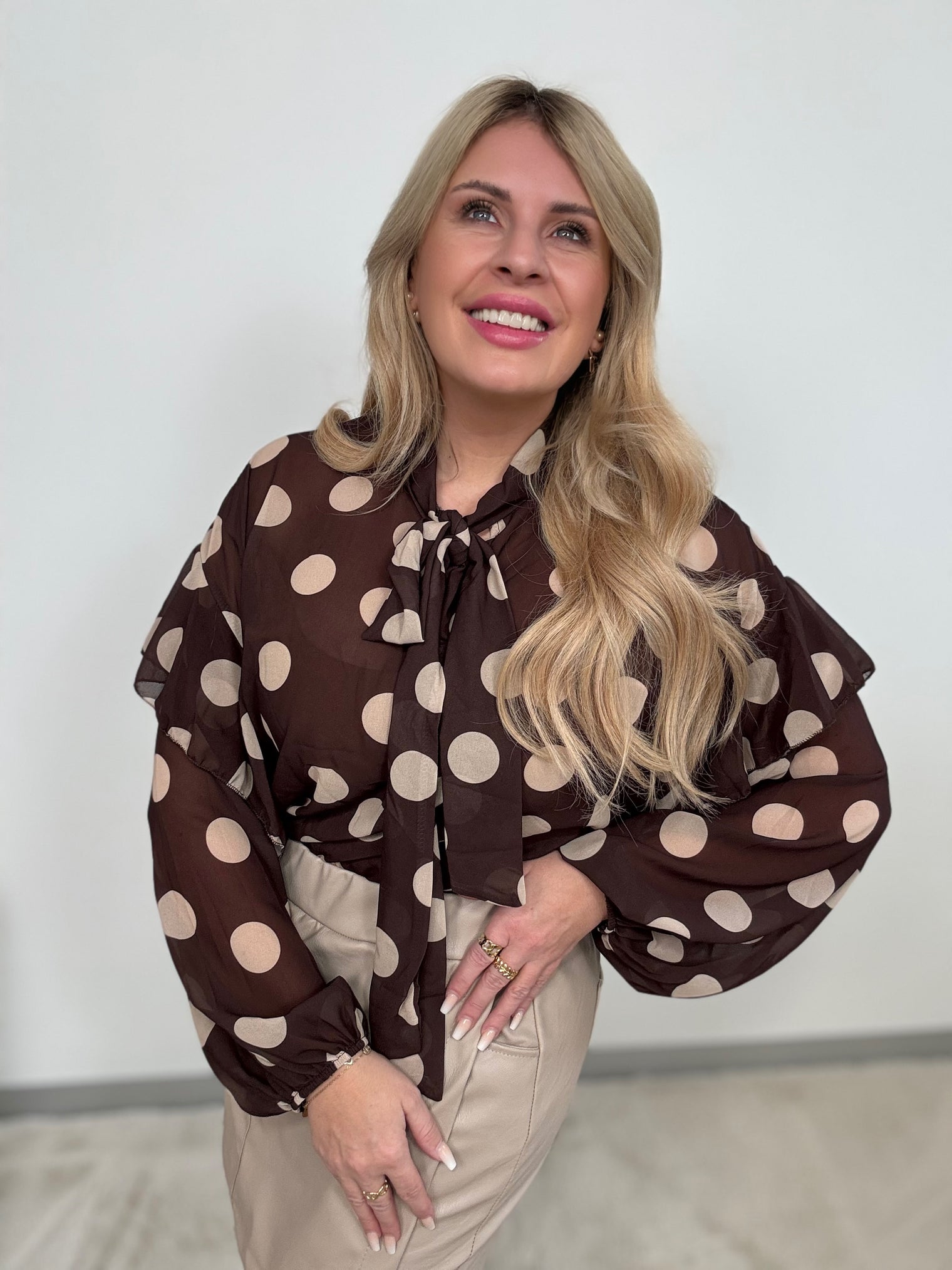 Bluse chocolate BIG POLKA DOTS creme