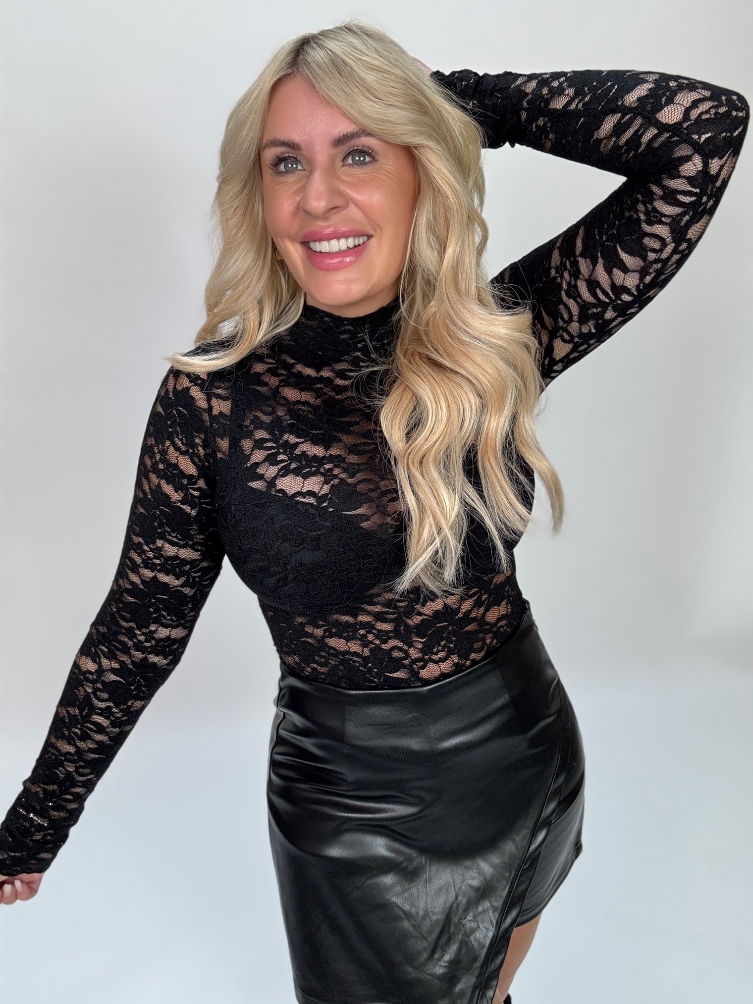 Langarm Elegance Spitzenoberteil BLACK