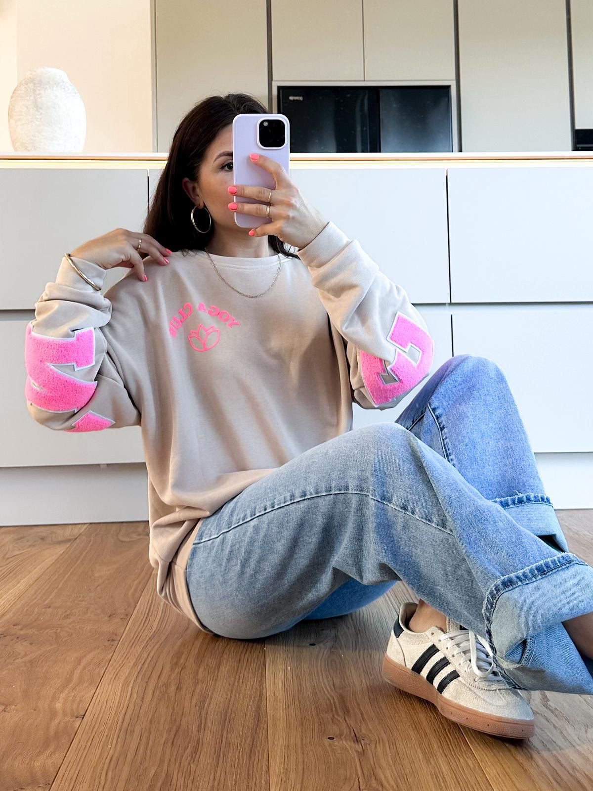 Premium Sweater YOGA CLUB mit Rückenprint