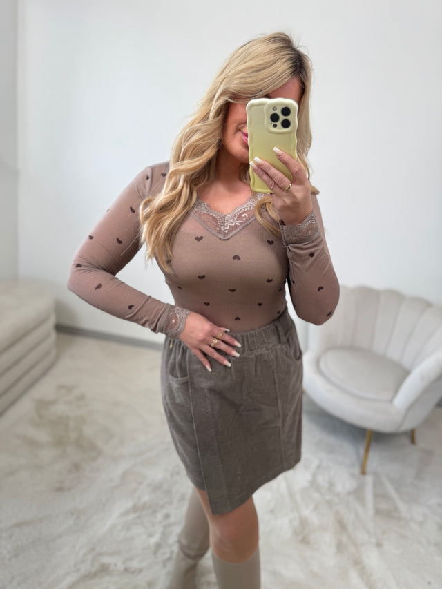 Stretchy Cashmere Langarmshirt taupe mit Spitze LITTLE HEARTS