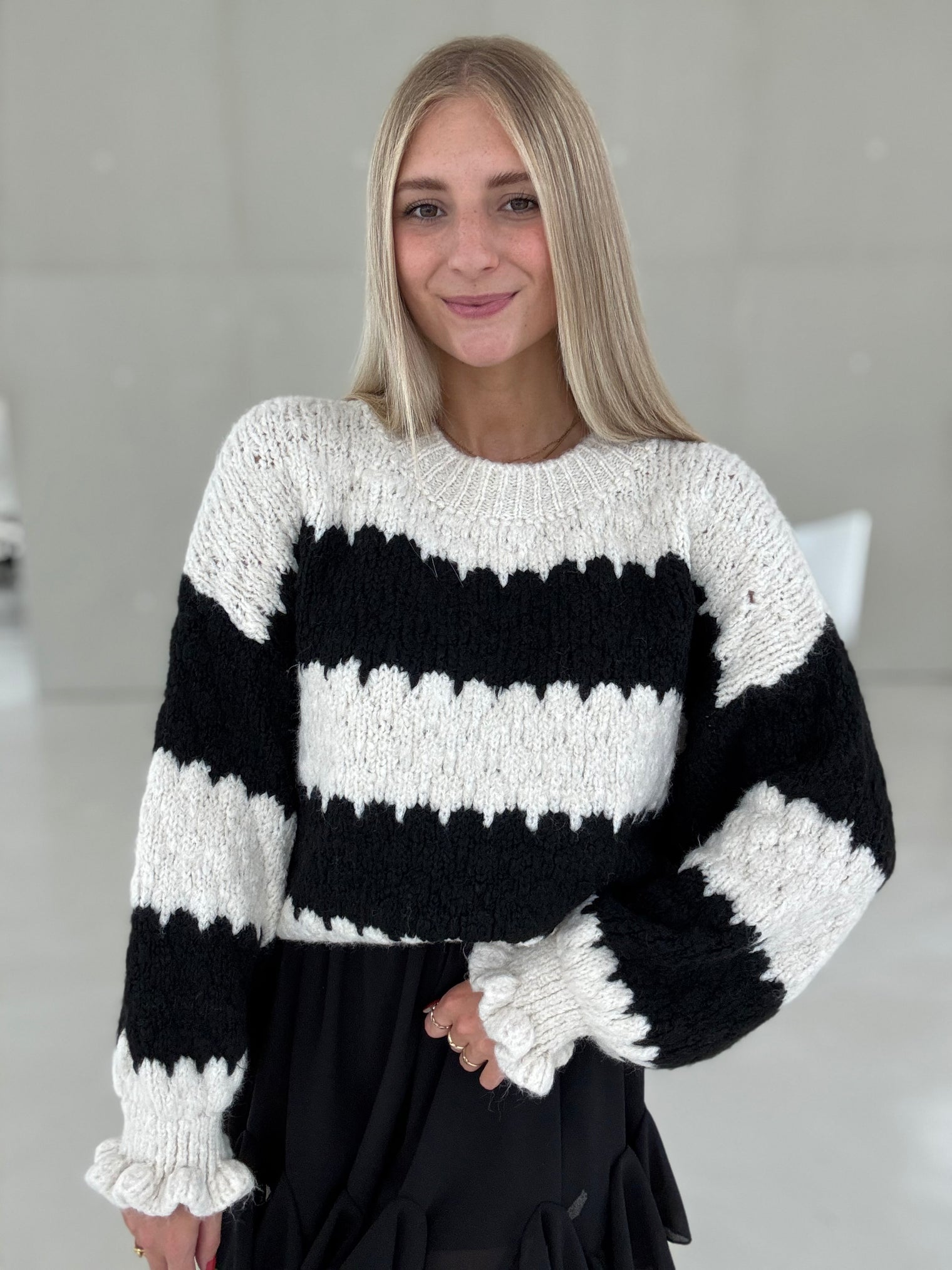Kuschelweicher Strickpullover SOFT BLACK weiß