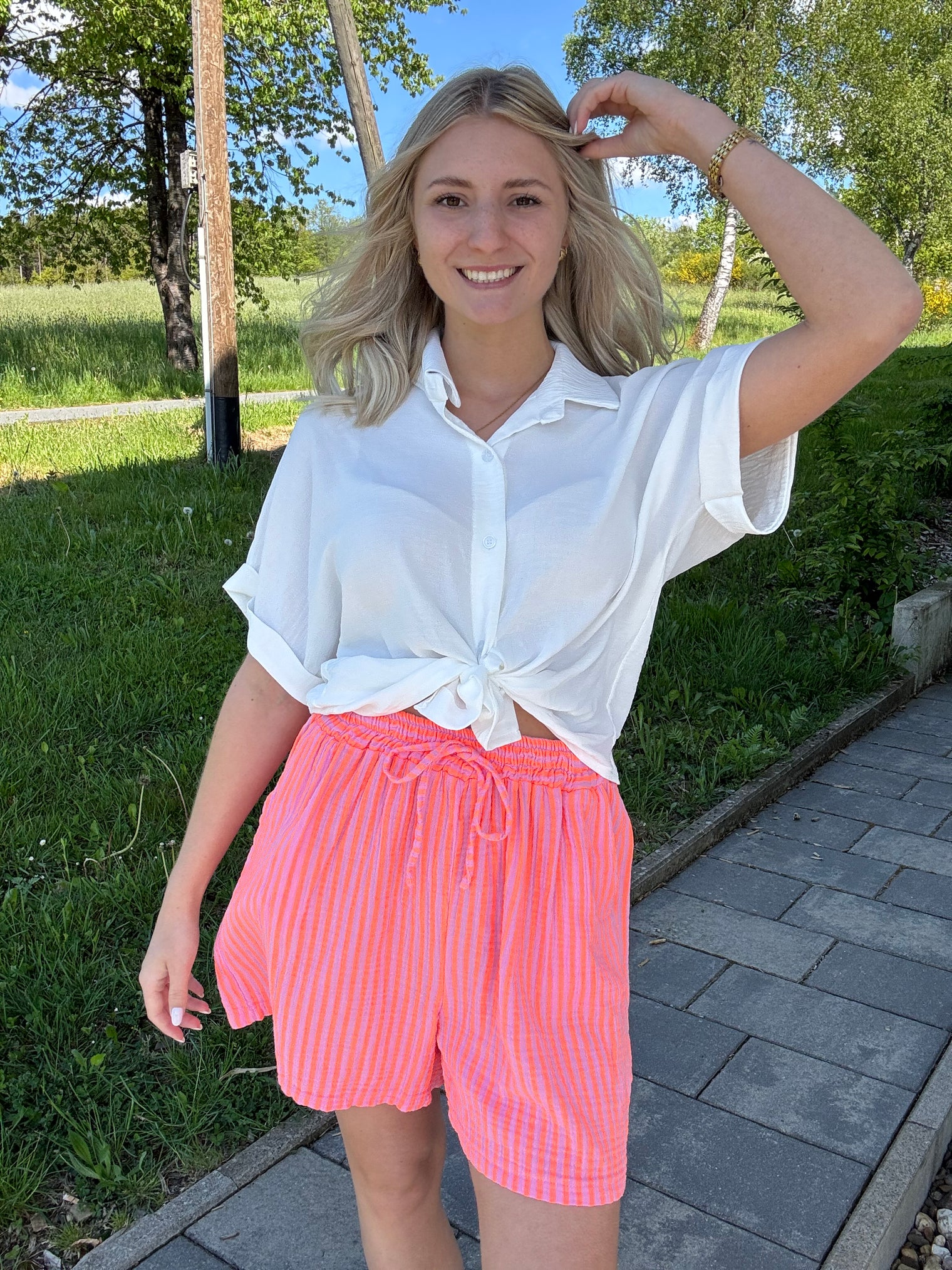 Stylische Musselin Short rosa ZARTE STREIFEN hot orange