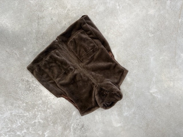 Luxuriöse Weste mit FAKE FUR cherrybraun
