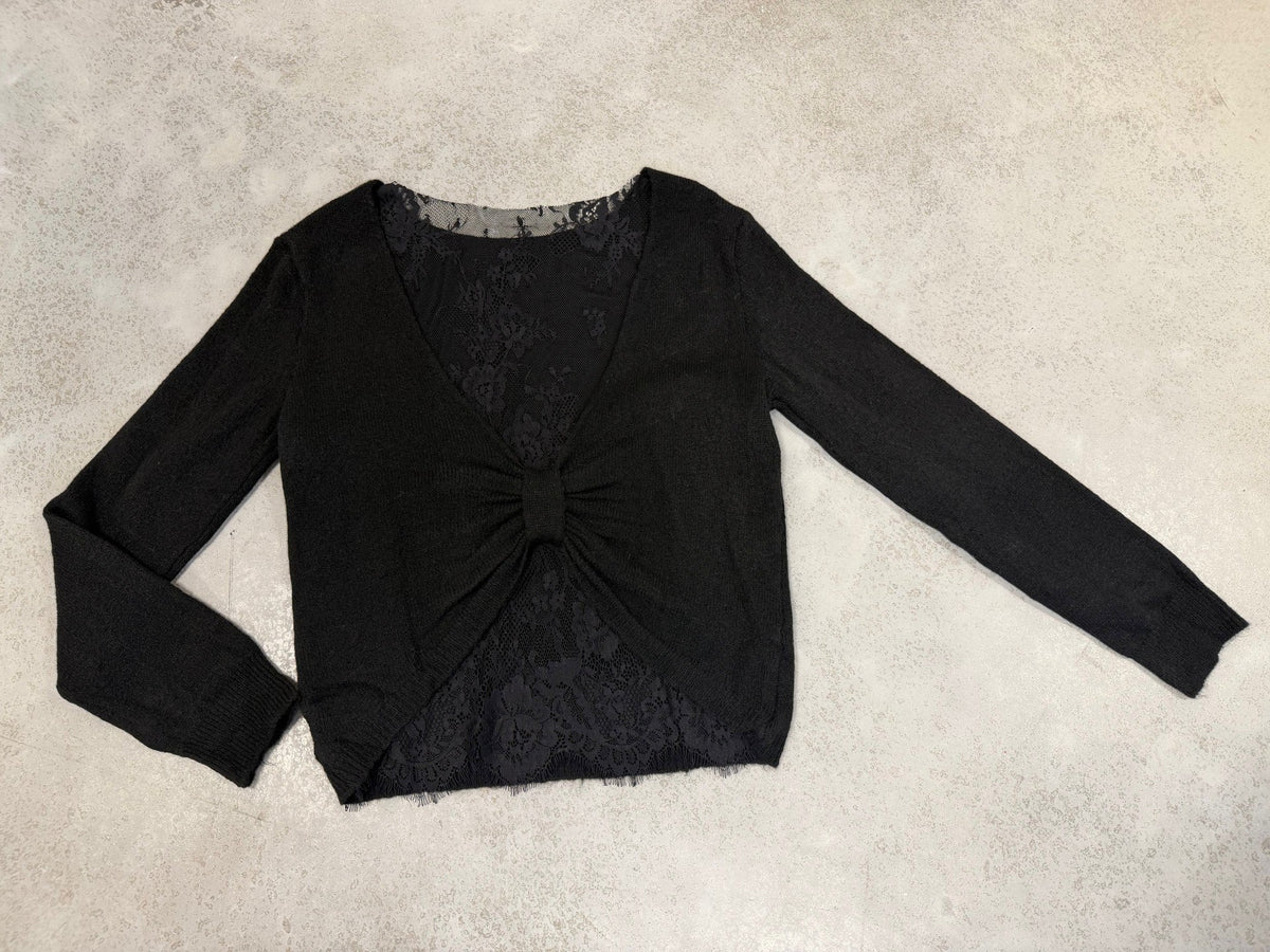 Romantischer Pullover mit Spitzen Rückenausschnitt schwarz