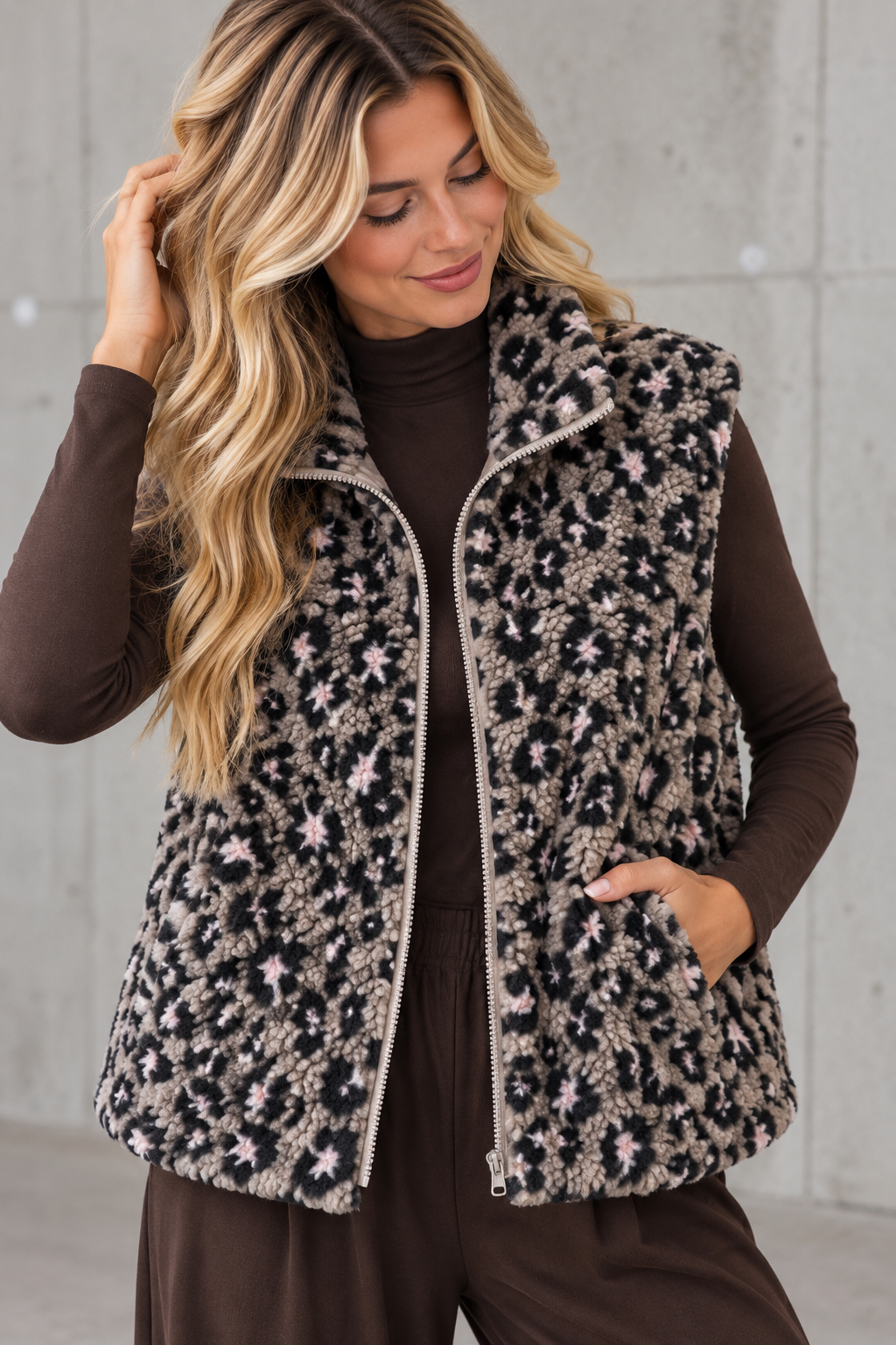 LEO Teddy Weste taupe/schwarz/hellrosa