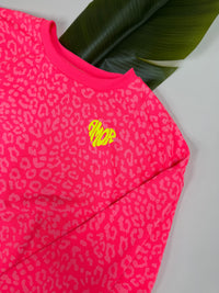 Sweater mit Rückenprint AMOR CLUB hot fuchsia leo