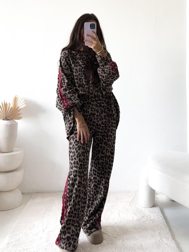 Sweater WILD LEO LIFE