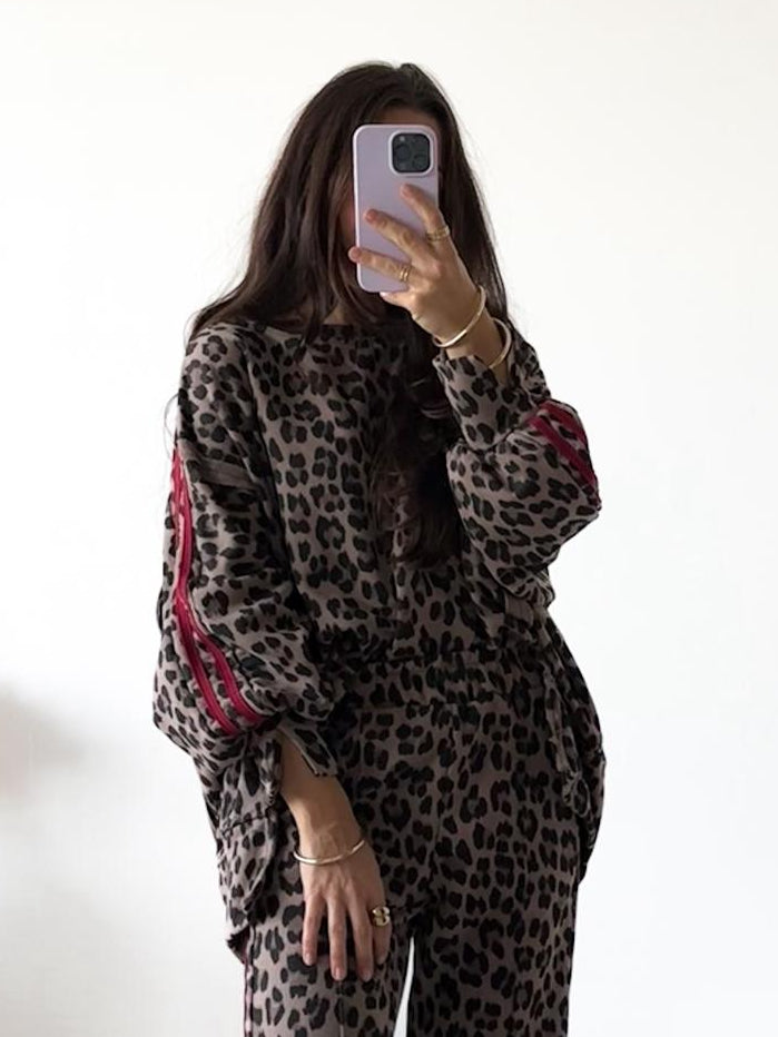 Sweater WILD LEO LIFE