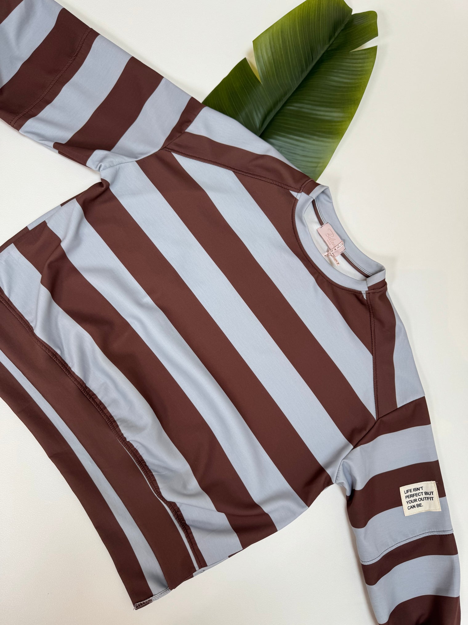 Butterstoff Sweater mit Patch am Ärmel BIG STRIPES hellblau/coffee