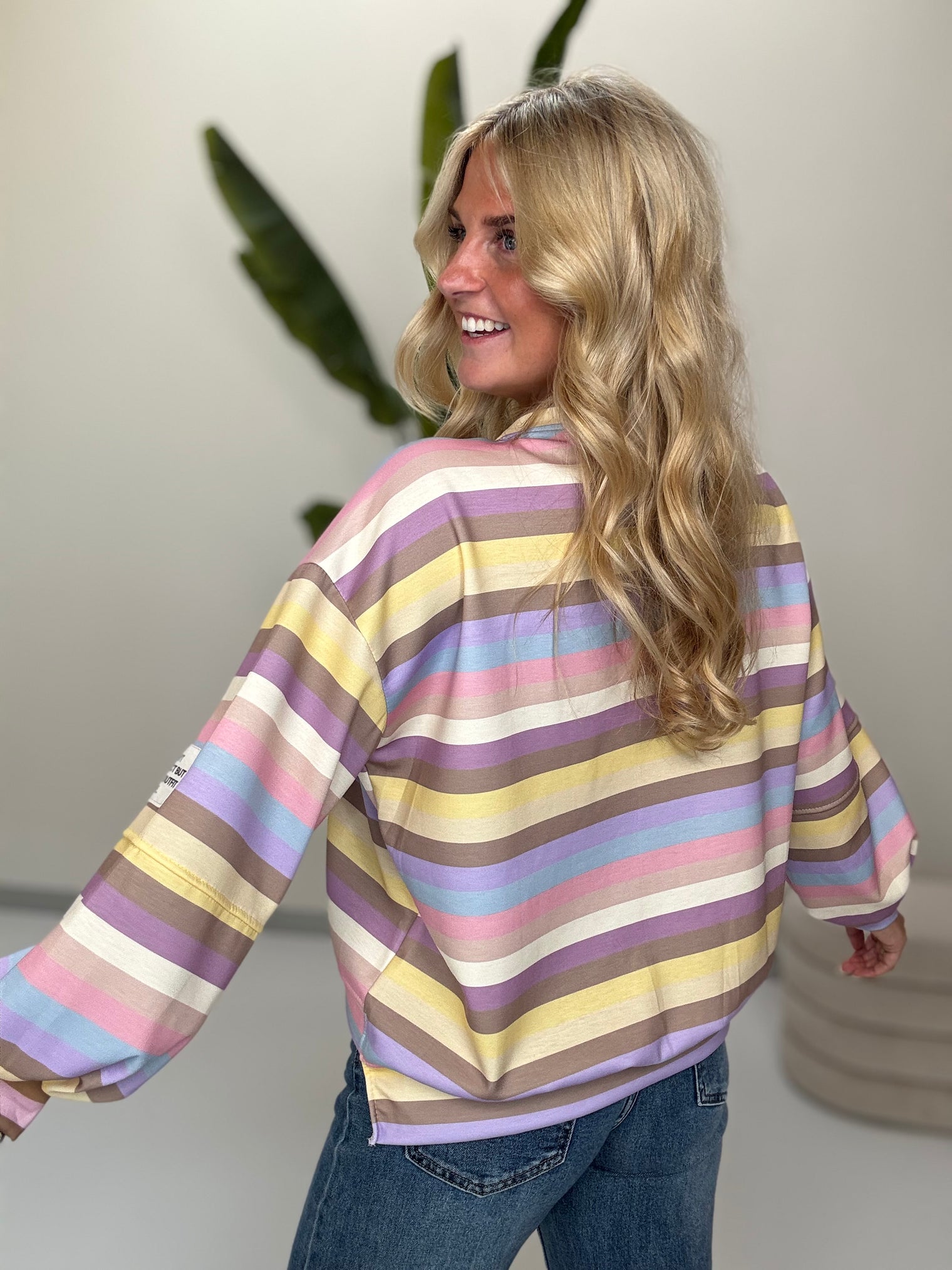 Butterstoff Sweater mit Patch am Ärmel buttermilk/flieder/lila/taupe/gelb/hellblau