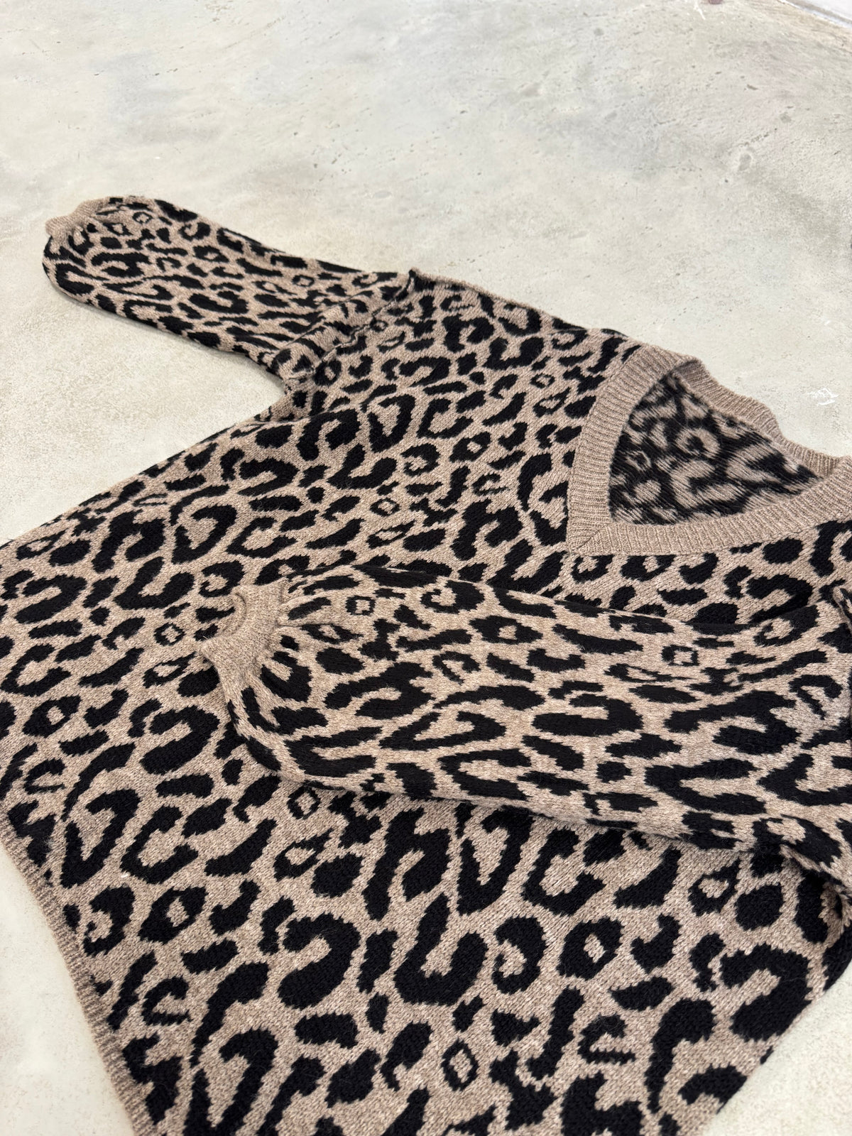 Cozy Strickpullover im angesagten Leo Muster taupe/schwarz