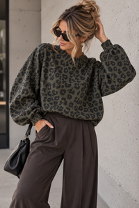 Butterstoff Pullover mit Gummizug unten khaki/schwarz LEO