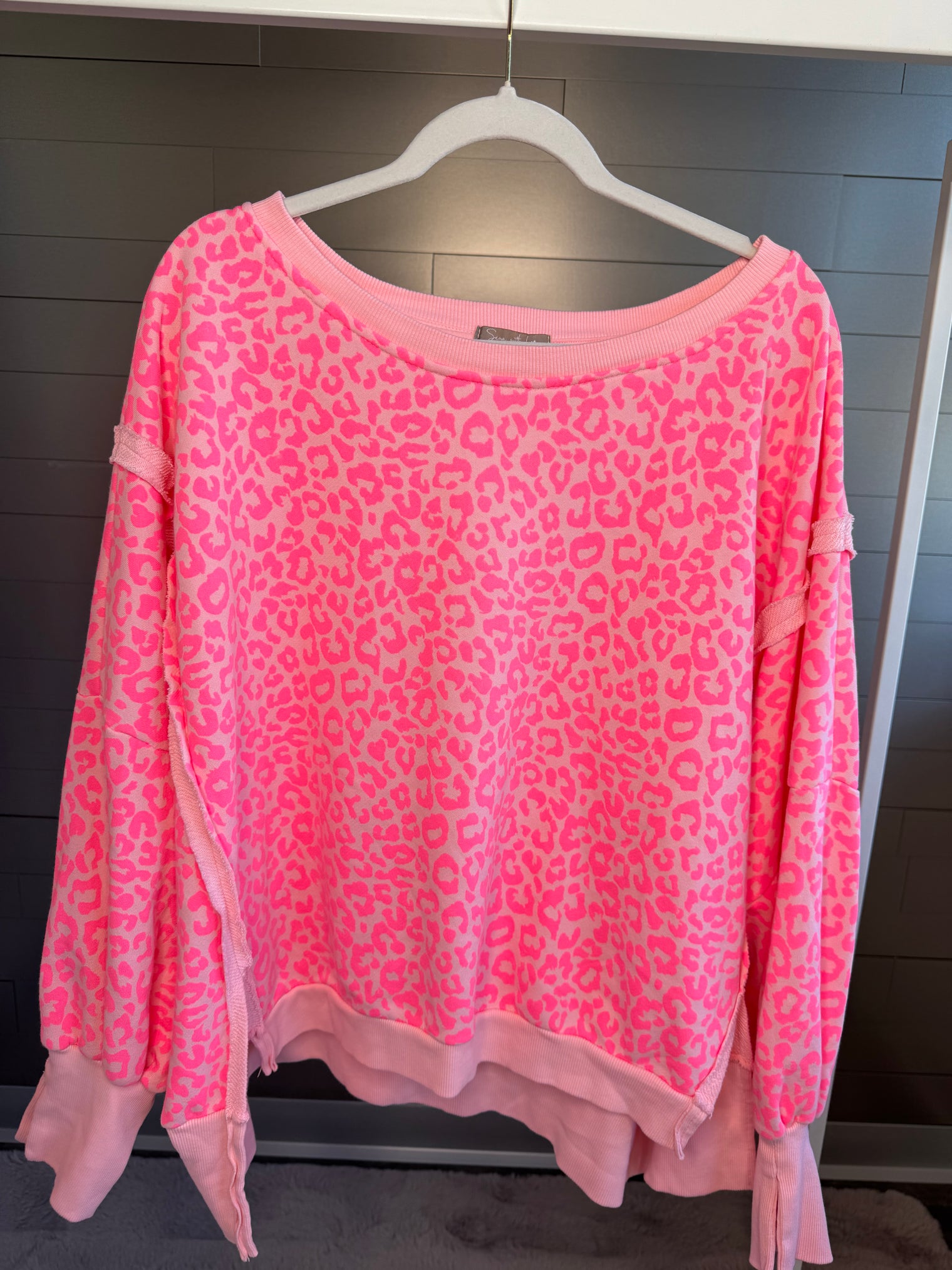 Sweater super weich rosa Leo Neon Pink