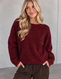 Romantischer Pullover mit Spitzen Rückenausschnitt burgundy
