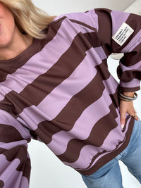 Butterstoff Sweater mit Patch am Ärmel BIG STRIPES flieder/coffee