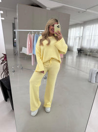 Hose sunshine yellow CLOUDY SKY