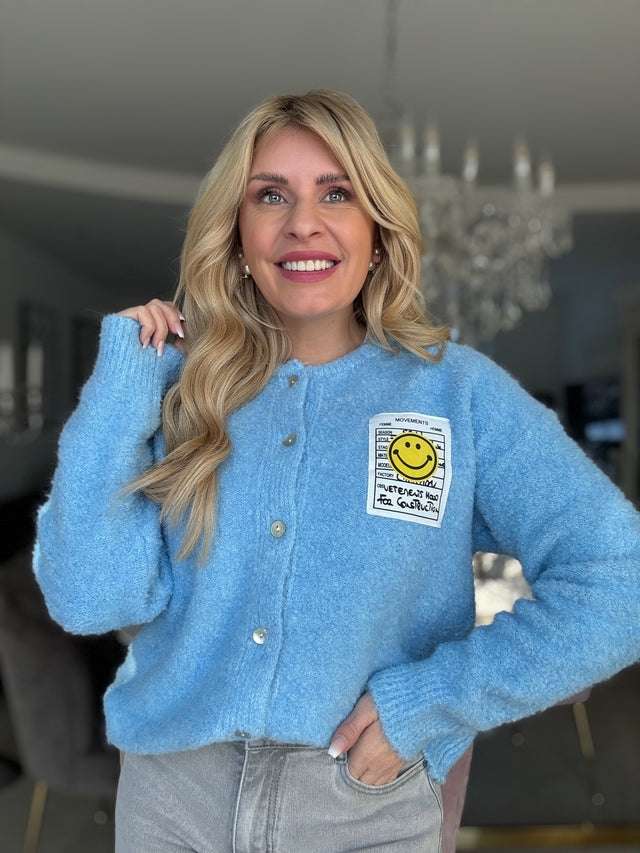 Kuschelige Strickjacke mit Smiley Patch blau