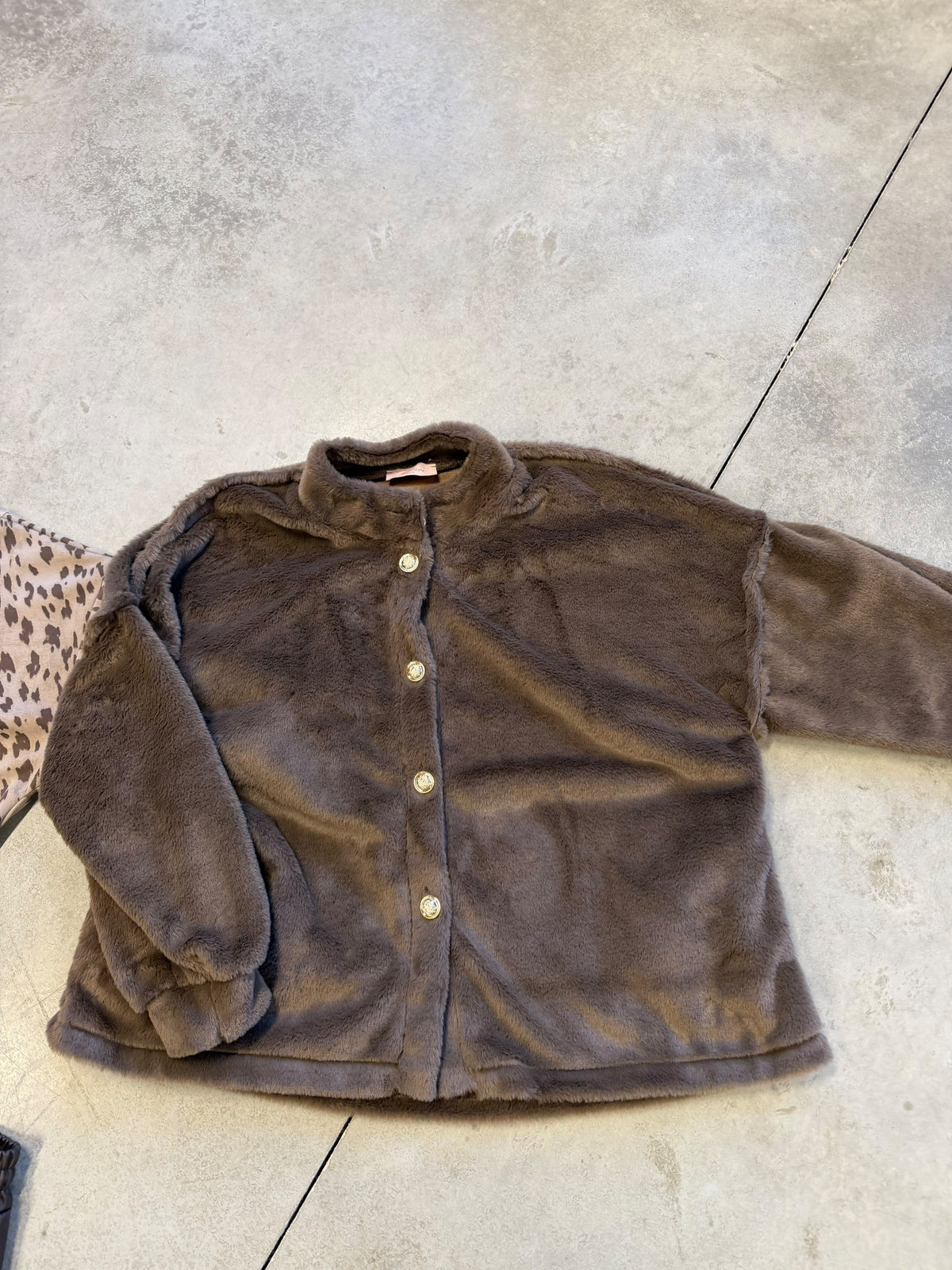 Teddyjacke Braun mit goldenen Knöpfen