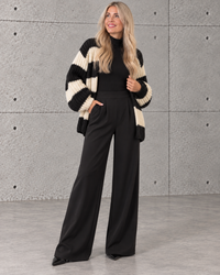 Butterstoff Hose schwarz mit Bundfalten