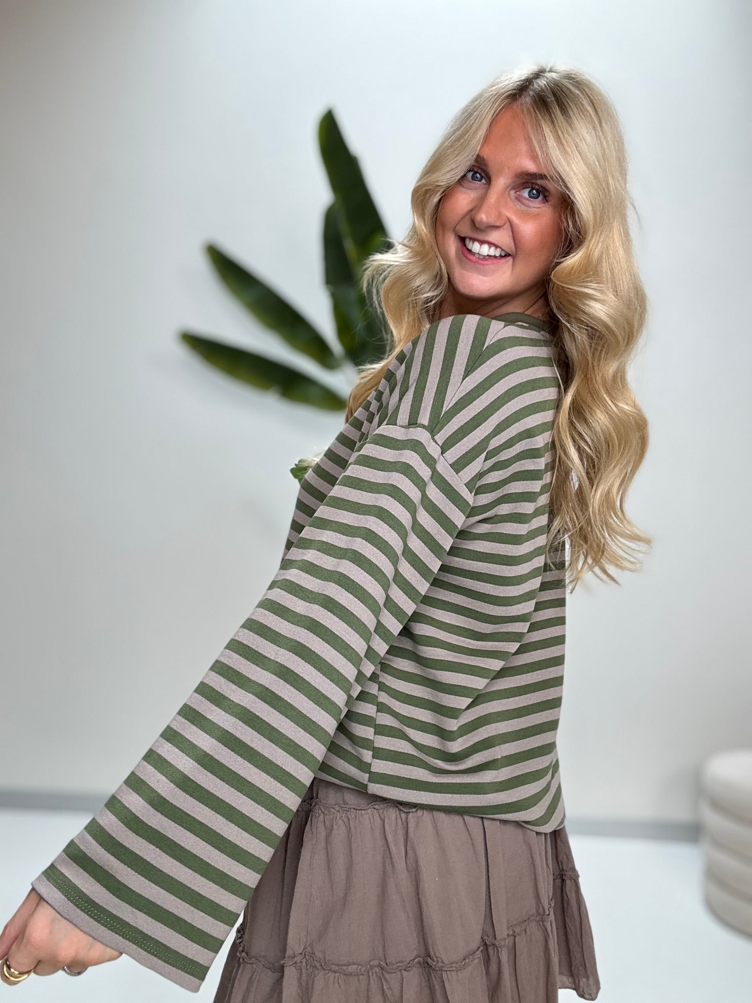 Longsleeve mit leicht ausgestelltem Ärmel STRIPES hell-/dunkelgrün