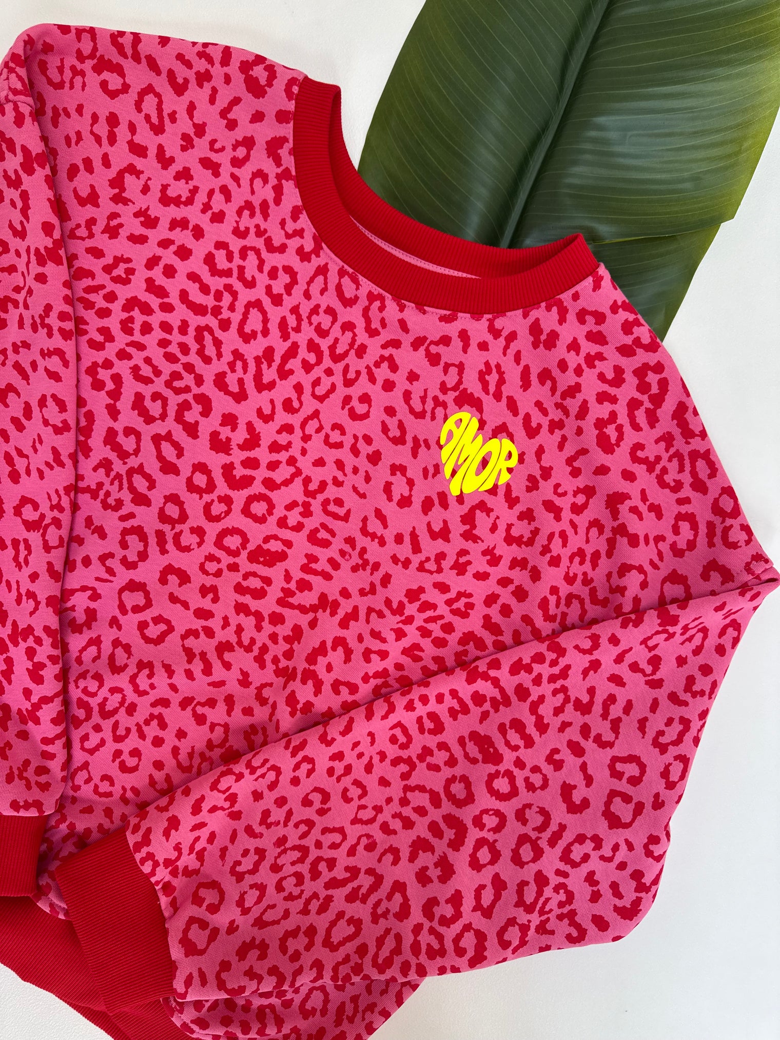 Sweater mit Rückenprint AMOR CLUB rot leo