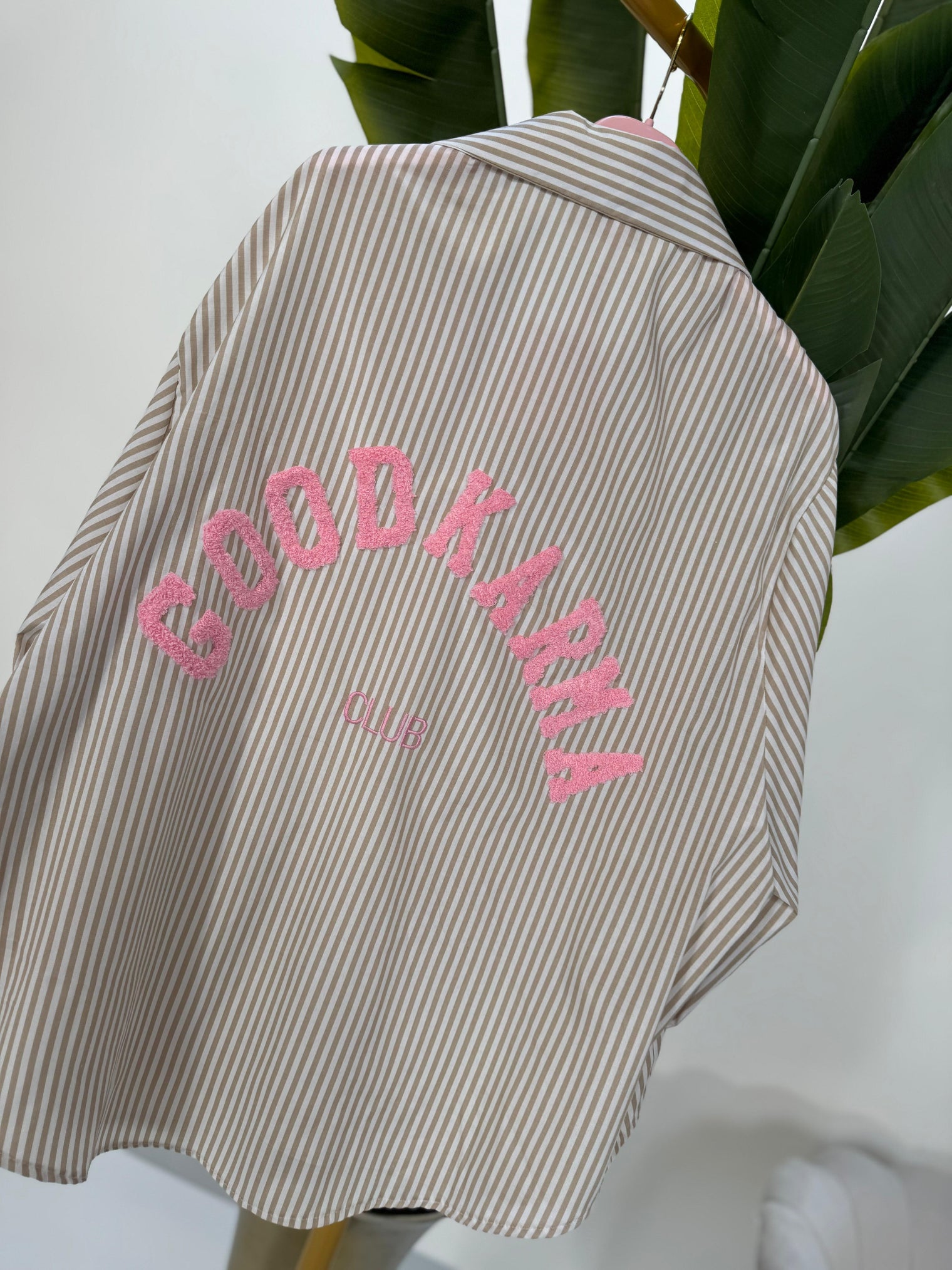 Bluse GOOD KARMA CLUB taupe/weiß gestreift