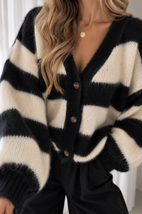 Flauschige Strickjacke mit Knopfleiste schwarz/creme