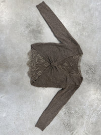 Romantischer Pullover mit Spitzen Rückenausschnitt taupe