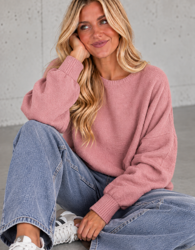 Romantischer Pullover mit Spitzen Rückenausschnitt rosa