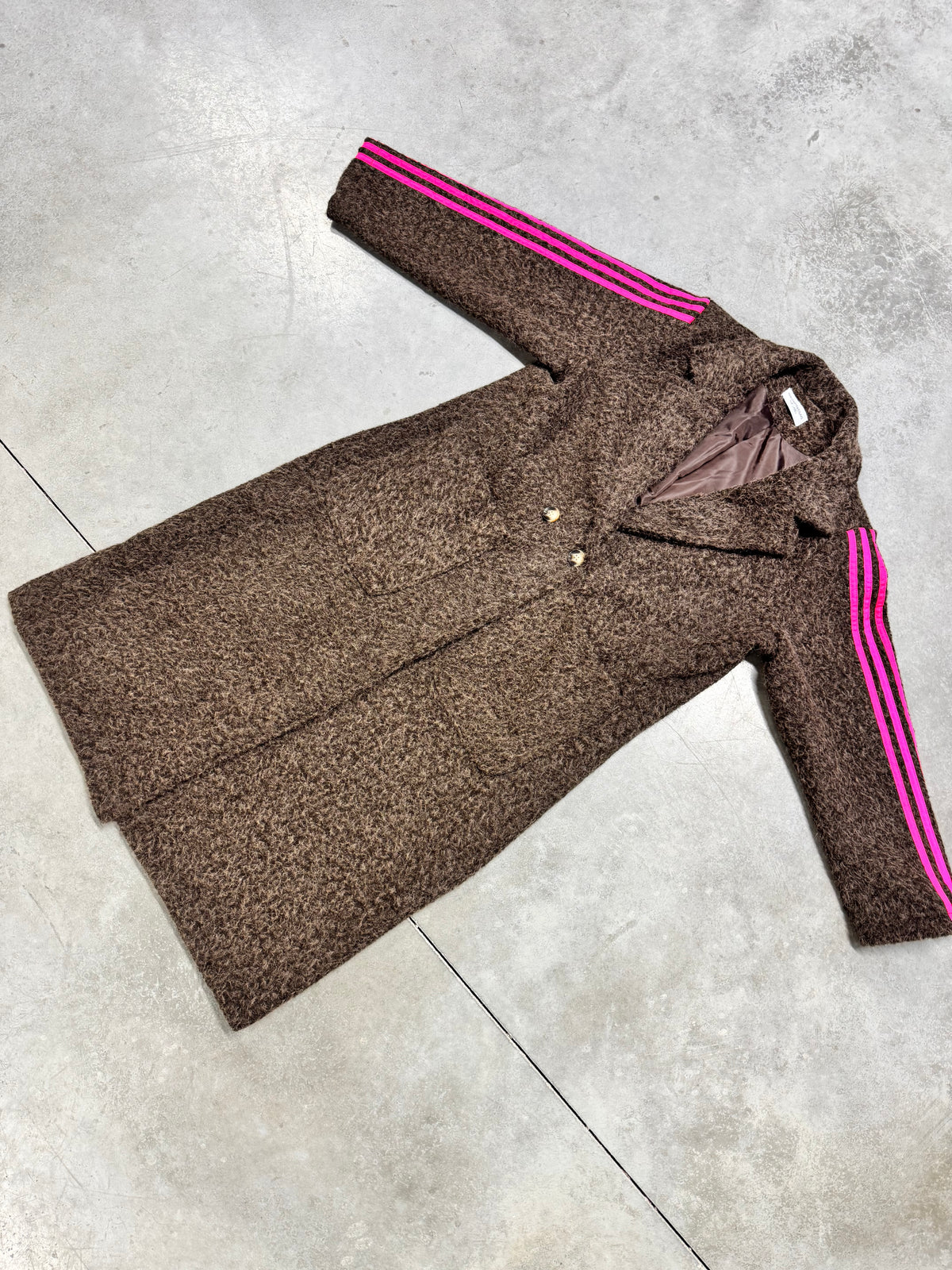 Mantel SPORTY COZYNESS chocolate/pink mit seitlichen Streifen