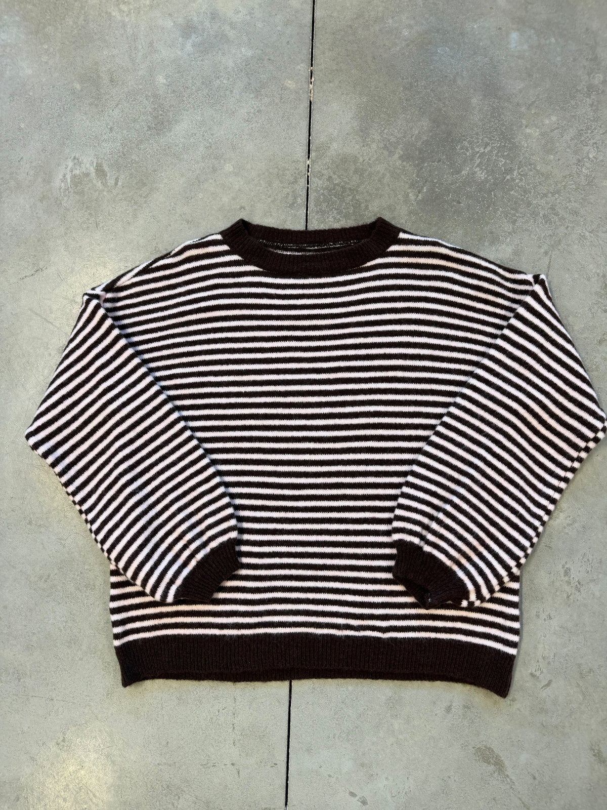 Kuscheliger Strickpullover ICONIC CLUB chocolate/rosa
