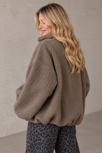 Kuschel Jacke mit Reißverschluss & Patch DRESS FOR YOURSELF Taupe