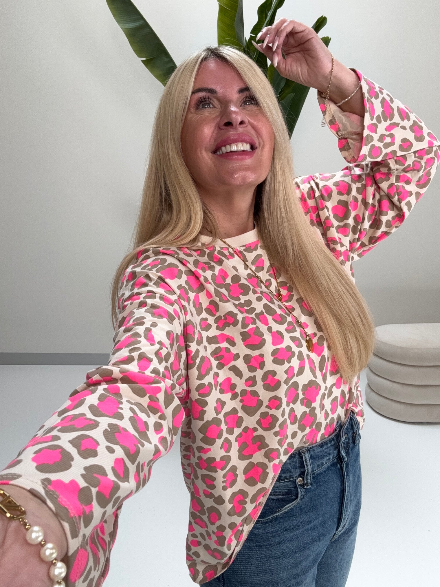 Longsleeve mit leicht ausgestelltem Ärmel creme LEO taupe/pink